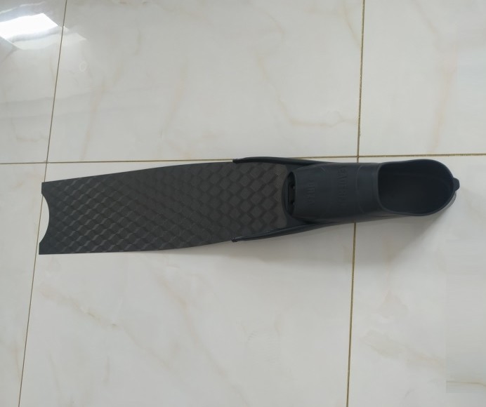 carbon fiber blade swim fins /flippers VS rubber Swim fins VS