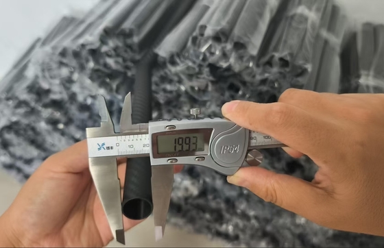 3K  2X2  twill weave matte painting round carbon fiber tube manufactures